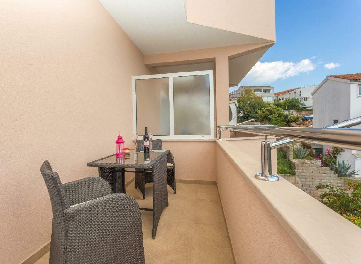 Apartments Gabelic Хвар Экстерьер фото